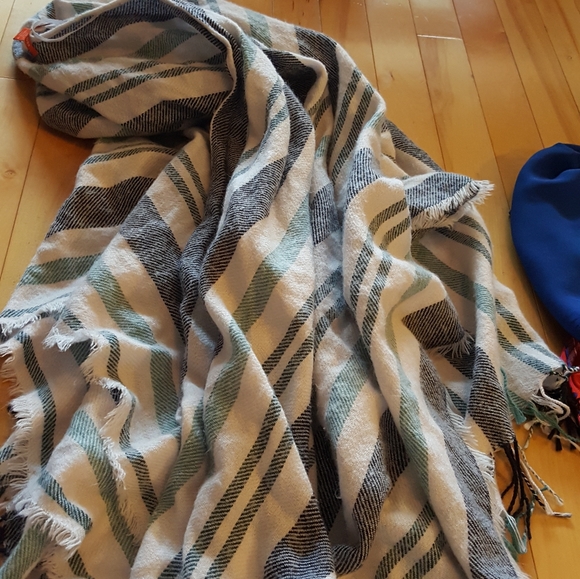 Sweater bundle - Picture 3 of 14